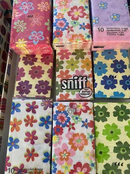 колекция малки и големи салфетки за ценители