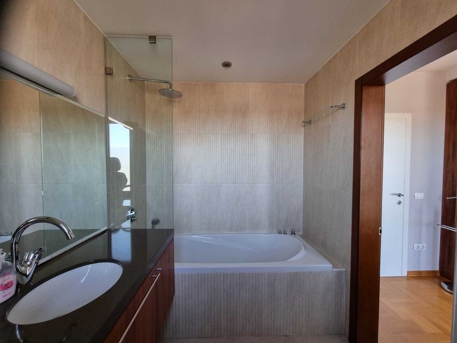 Дава се под наем Къща в Банкя - 319 кв.м за 1750 € - Снимка #9