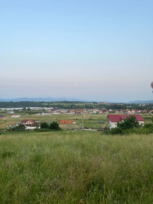 Vând teren intravilan