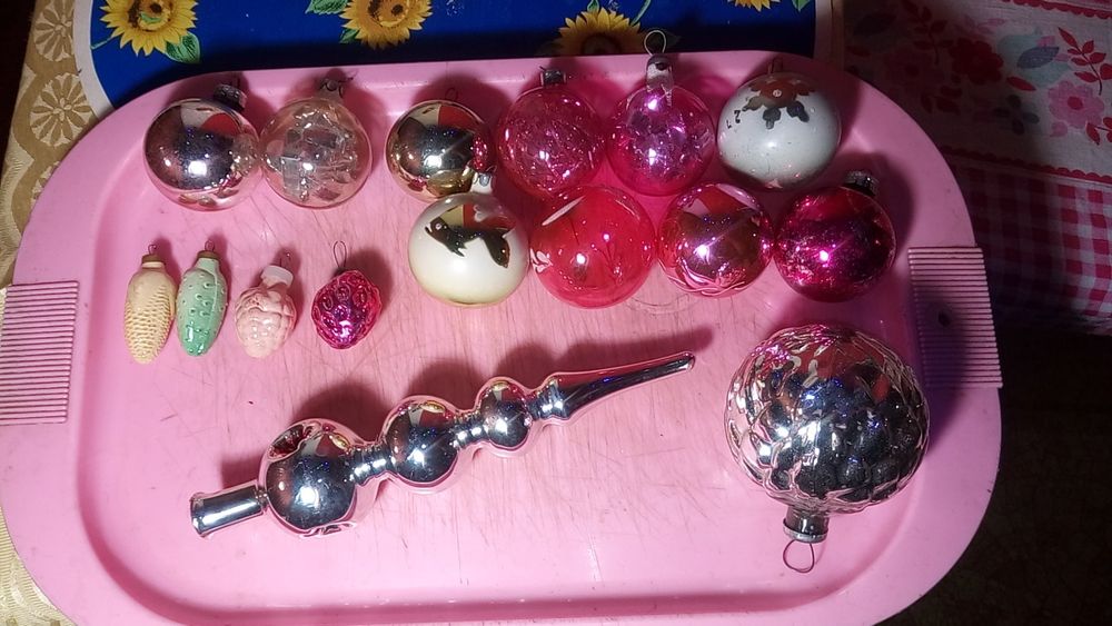 Новогодние игрушки.