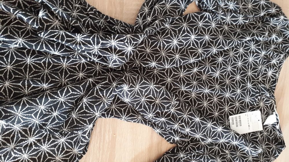 Блуза HM 40р-р.Нова с етикет 8 лв.