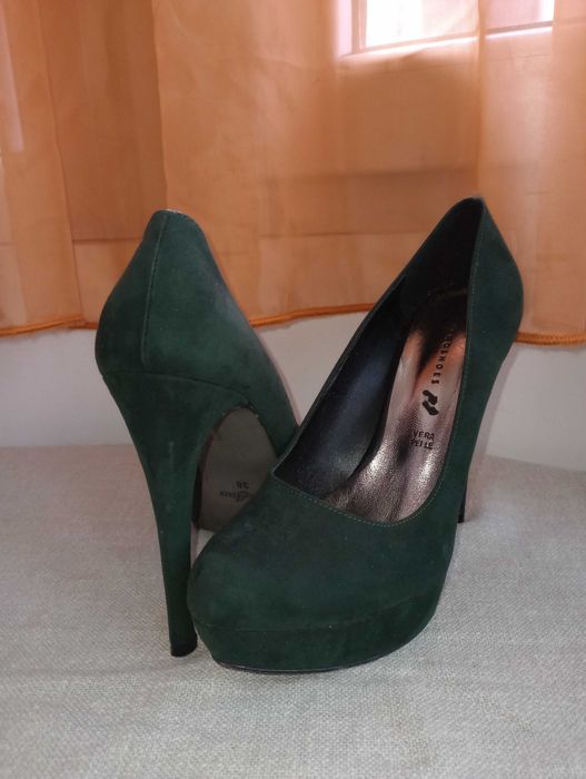 Pantofi cu toc nr. 38