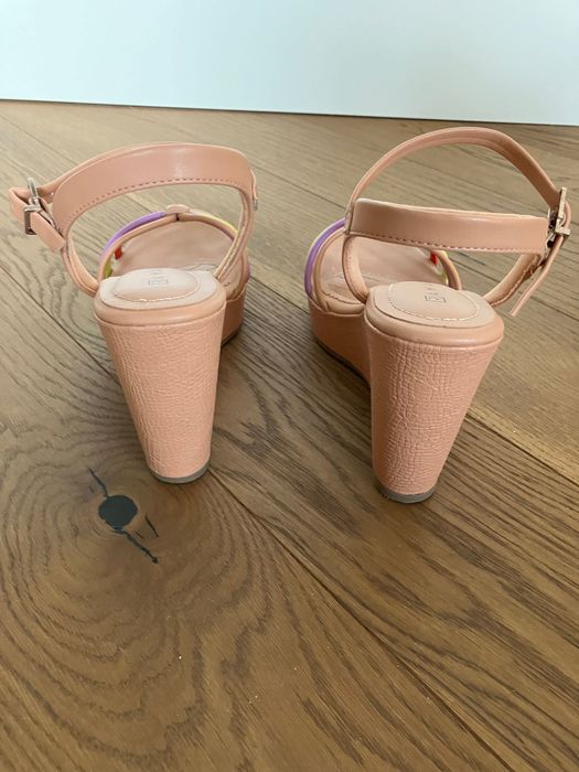 Дамски сандали на платформа