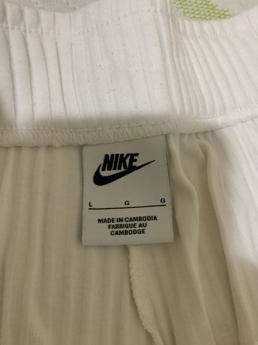 Pantaloni scurti nike dama