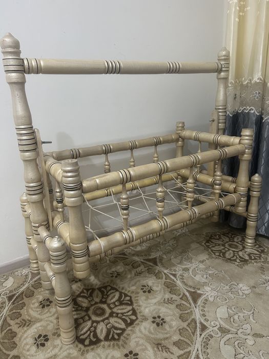 Продаю жел бесик