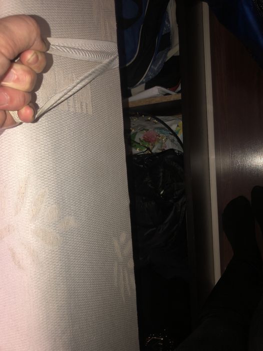 Спалня- легло, двукрилен гардероб и нощни шкафчета