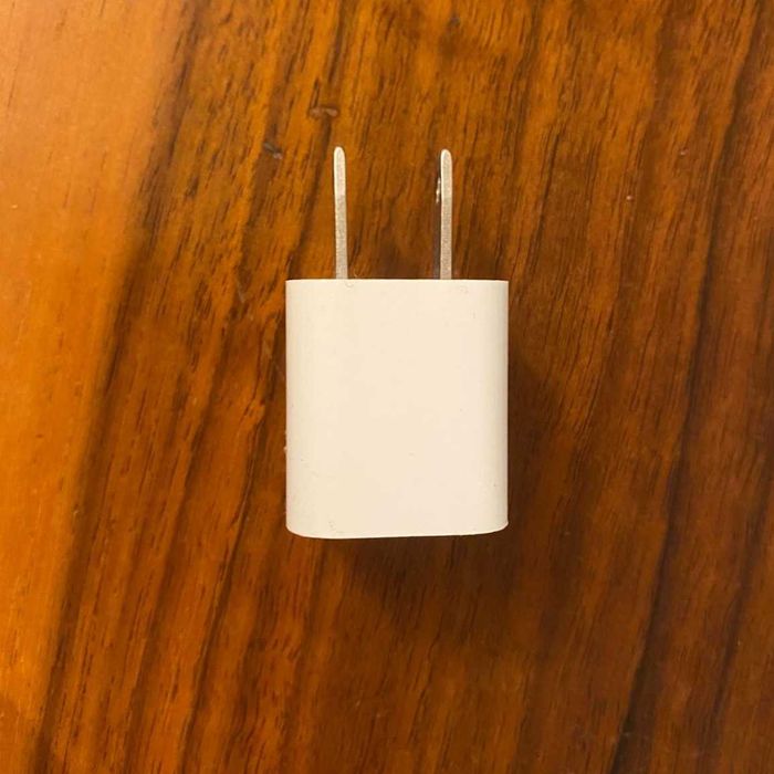 Încărcător iPhone iPad / APPLE  A1385 - 5V/1A