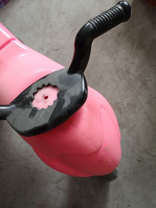 Moto plastic roz  pt fetite