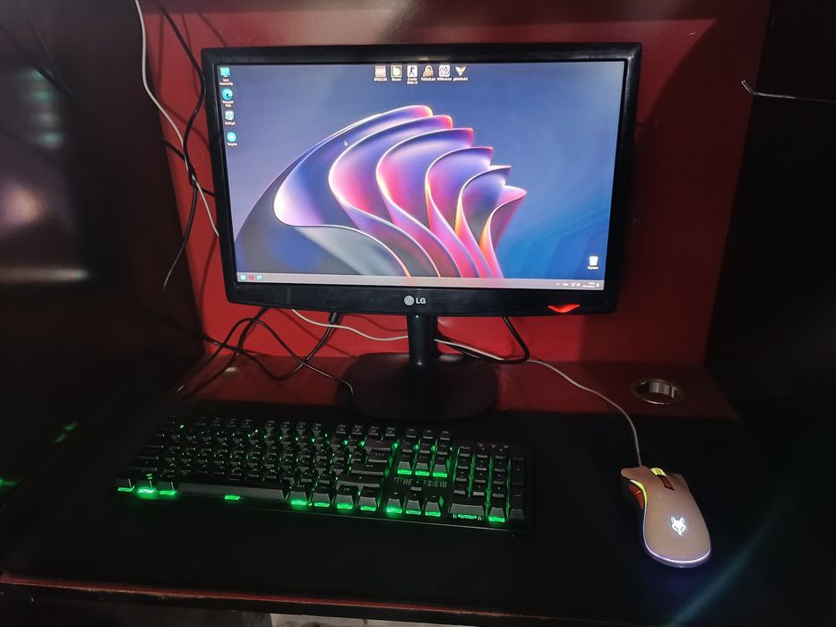 kompyuter sotiladi 2ta bor