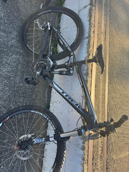 Vând bicicletă trek evo ex6