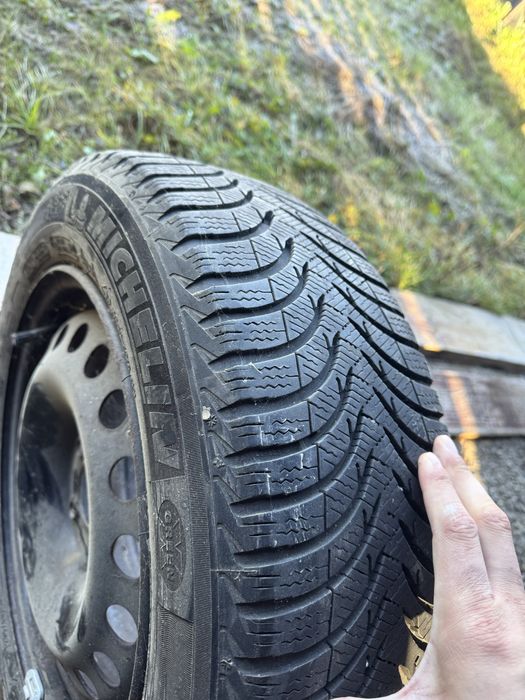 4 Michelin Alpin 205/60/16