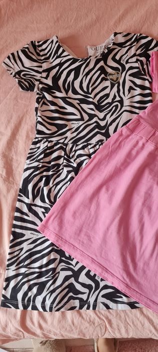 Роклички Guess        .