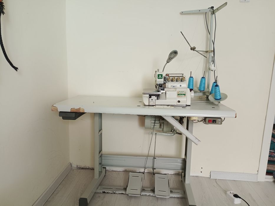 б/у оверлок 4 ниточный