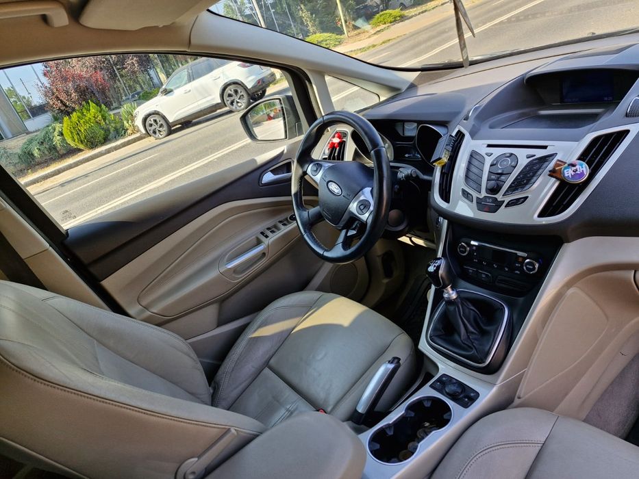 Ford C-Max an fabricație 2011