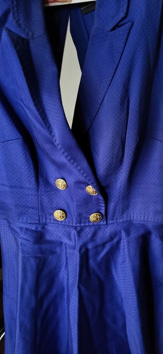 Rochie eleganta albastru belumarin Nissa cu nasturi aurii