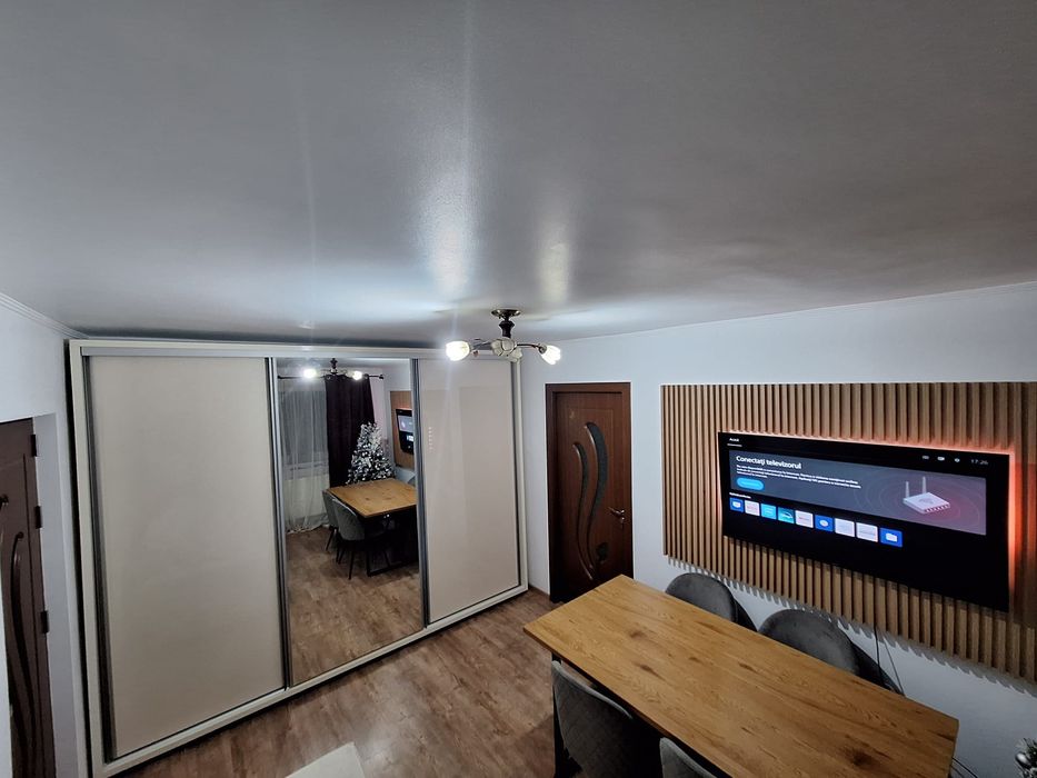 Apartament 3 camere semidecomandat