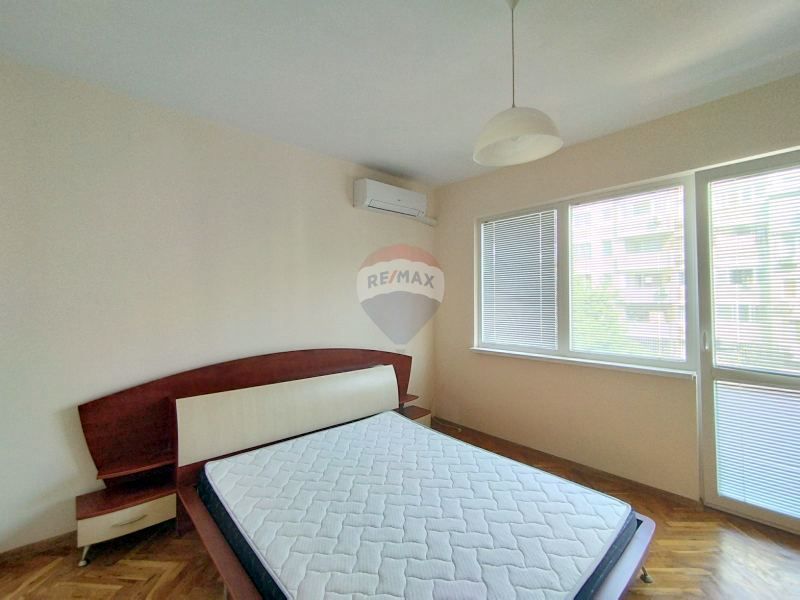 Дава се под наем Тристаен апартамент в Варна, Спортна зала - 90 кв.м за 561 € - Снимка #5