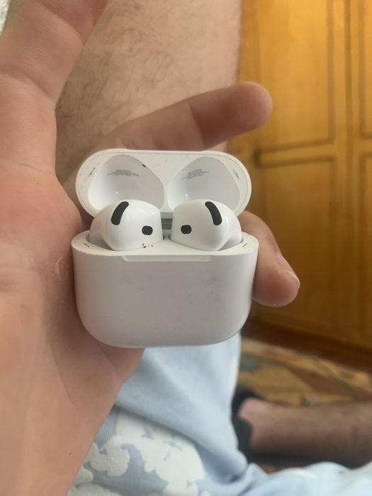 AirPods 4 ANC cu