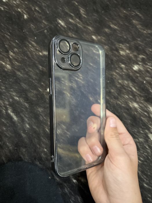 ПРОДАВАМ калъф прозрачен за iphone 13 чист