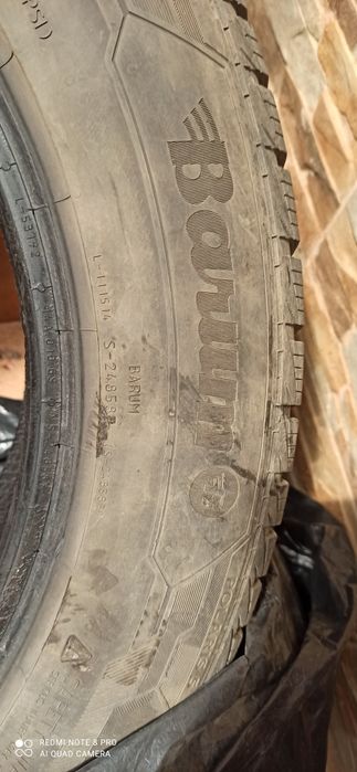 Vând set 4 anvelope Barum Polaris 5.  400 lei
Dimensiune: 215/60 R17