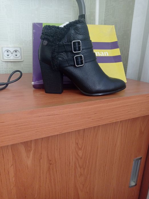 Продаются полусапожки женские из натуральной кожи