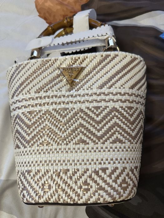 Дамски чанти guess