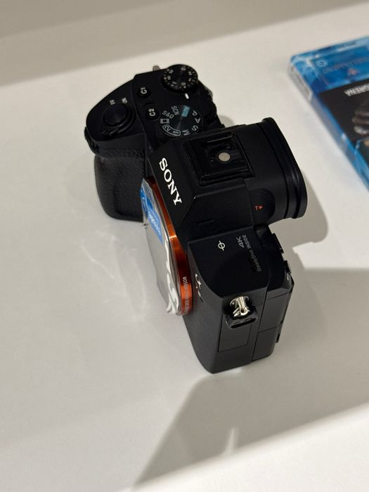 Sony alfa 7 iii, full komplect, 50 mm f1.8 obektiv, fleshka