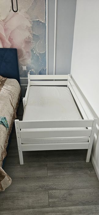 Кровать детская белая