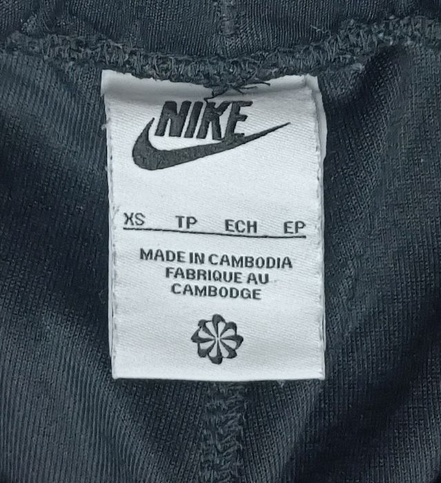 Nike Sportswear Repeat Pants оригинално долнище XS Найк спорт долница