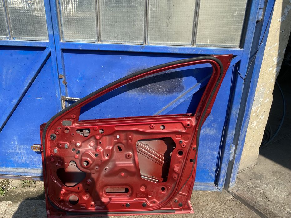 Врата предна дясна Mazda 3 2019