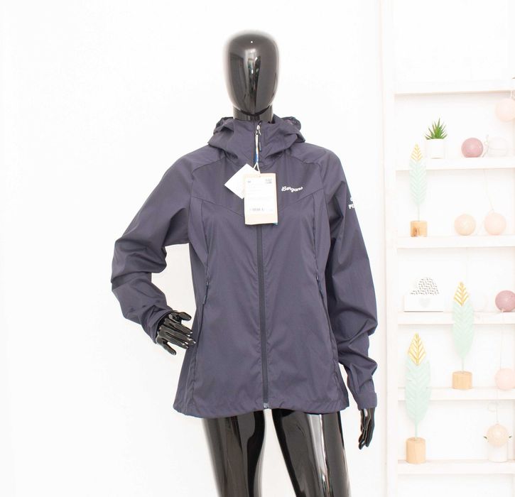 BERGANS Microlight Jacket дамско яке много тънко с качулка ветровка М ново