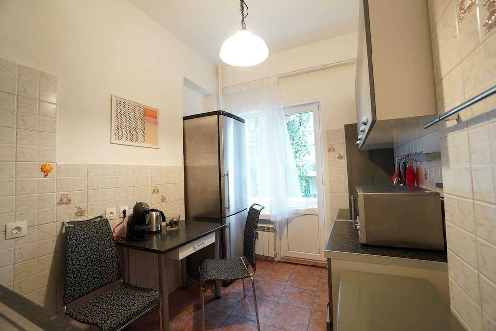 Дава се под наем Тристаен апартамент в София, Иван Вазов - 100 кв.м за 890 € - Снимка #13