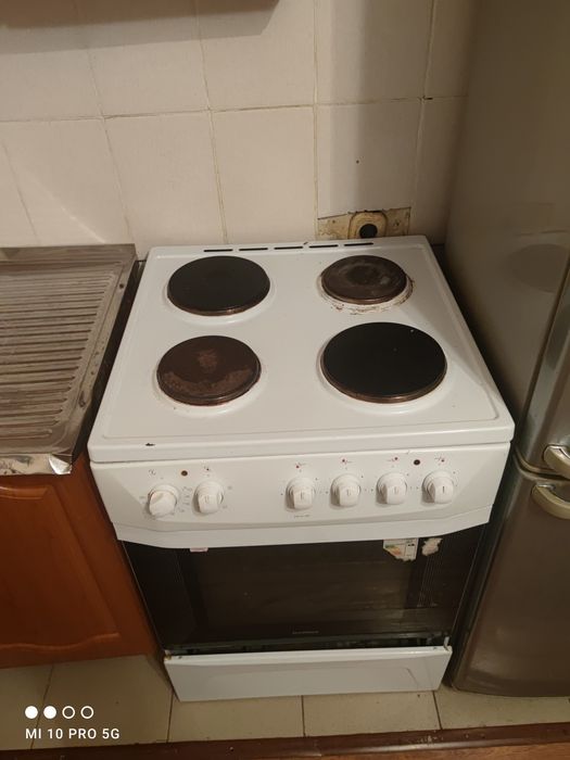 Электро плита продам Darina