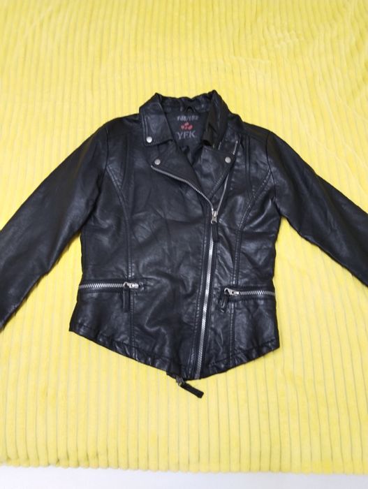 Кожаная куртка на девочку