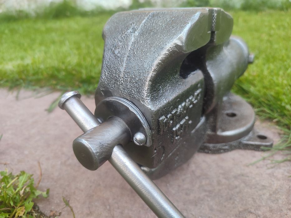 Тиски СССР среднии