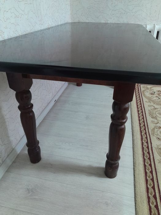 Продаётся стол в хорошем состоянии