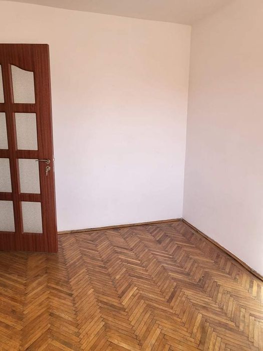 Apartament 3 camere etaj 2