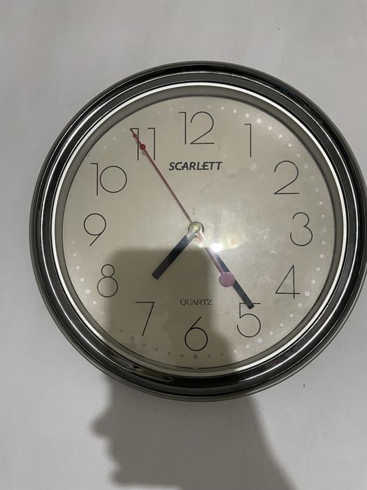 Часы настенные рабочие с  батарейкой. ссср