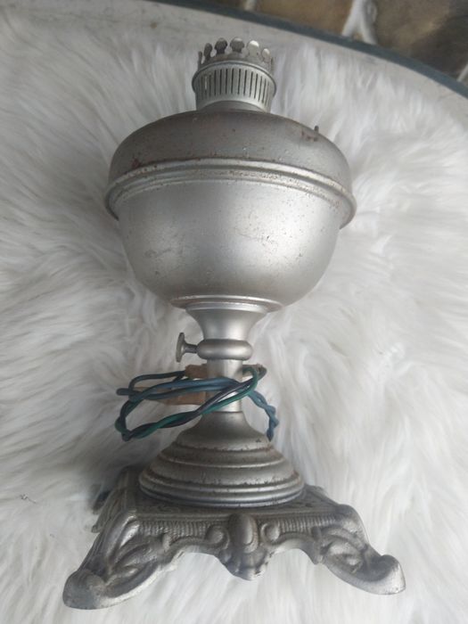 Лампи ръчна изработка на ток