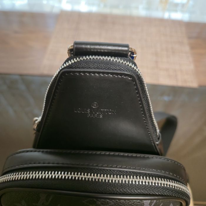 Стилна мъжка чанта през рамо