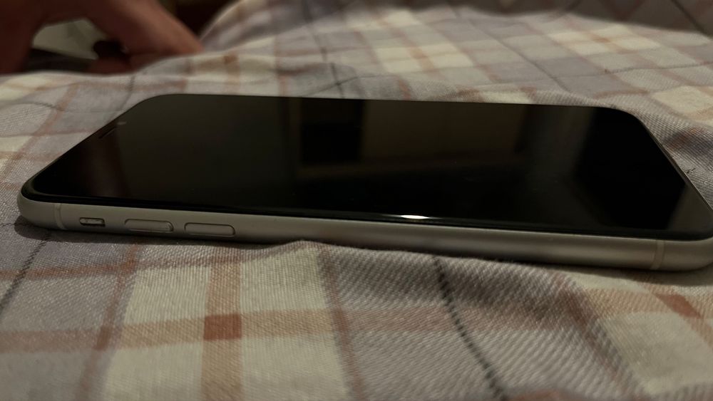 Iphone xr продам