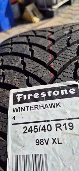 245 40 19 Firestone o bucată, depozit de anvelope