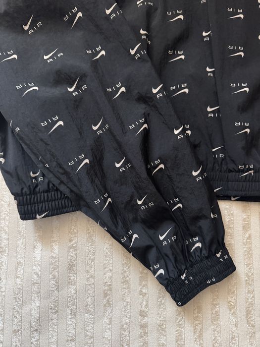 Дамска ветровка nike