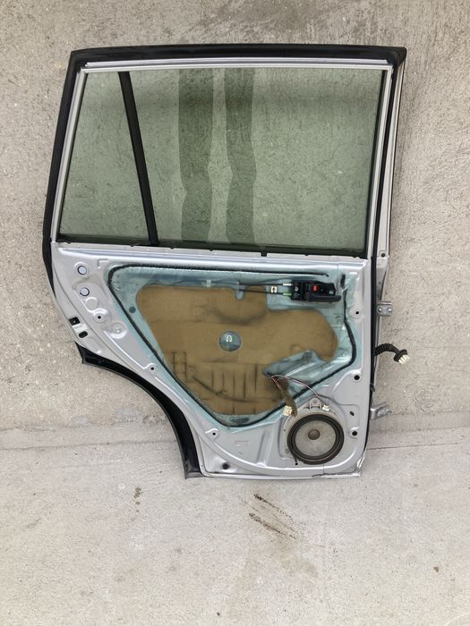 Задна лява врата за тойота рав4/toyota rav4 00-05г