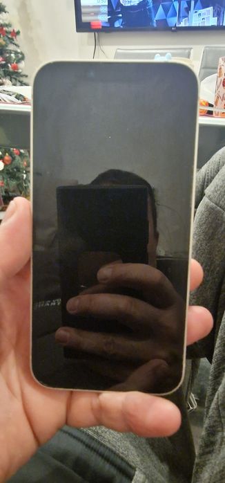 Телефон Iphone 13