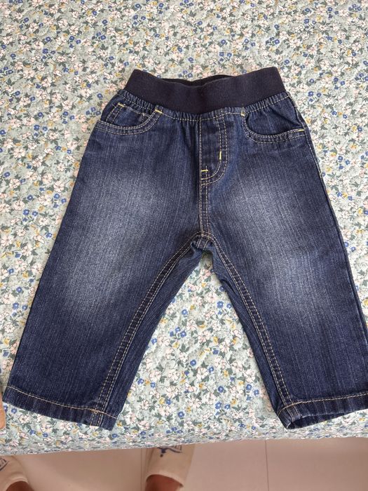 Blugi marimea 6-9 luni