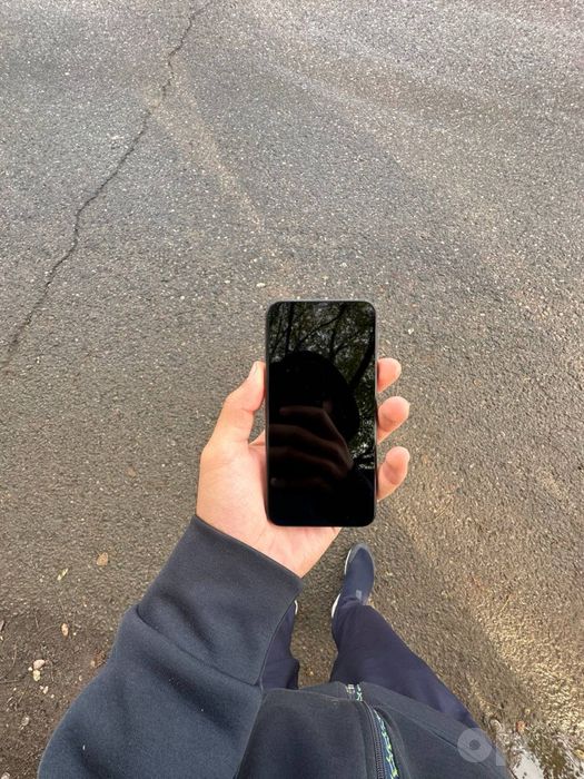 Iphone Xs sotiladi idiyal