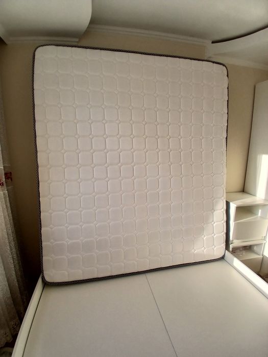 Срочно продам кровать 180×200 +матрас в комплекте