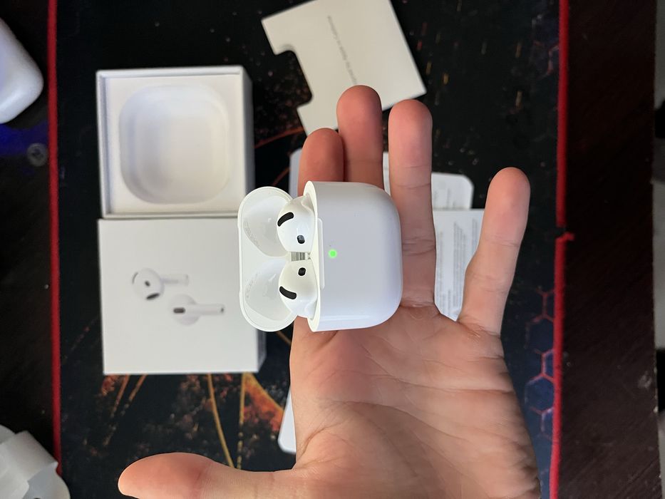 AirPods 4 ANC +cutia +accesorile lui