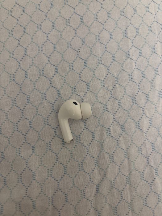 Левый наушник airpods pro 3